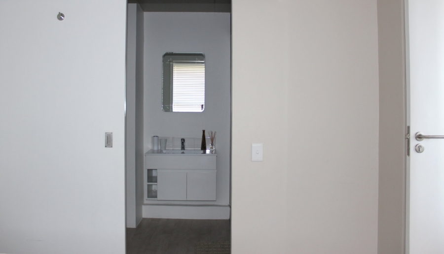 To Let 1 Bedroom Property for Rent in Observatory Western Cape